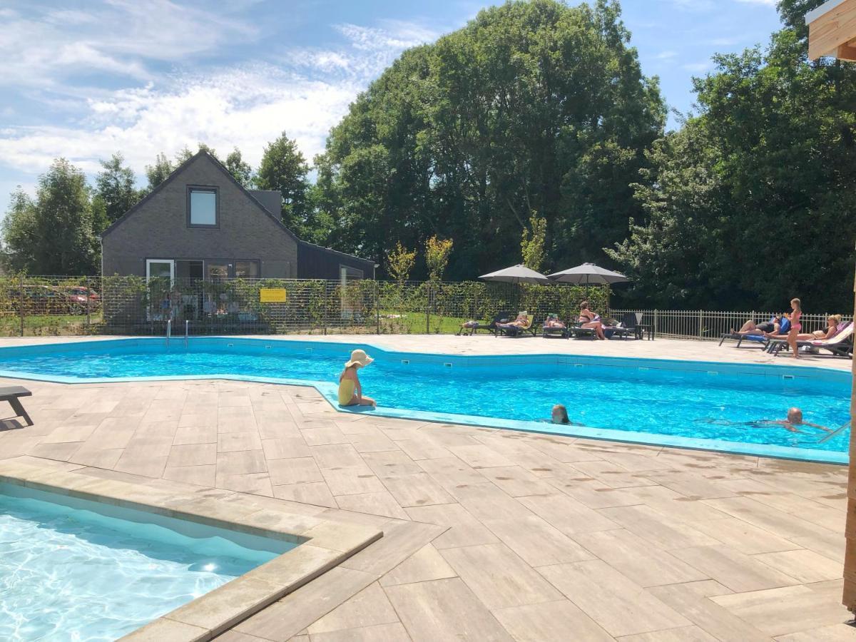 Chalet 3A Op Recreatiepark De Wielen 신트 마르턴 외부 사진
